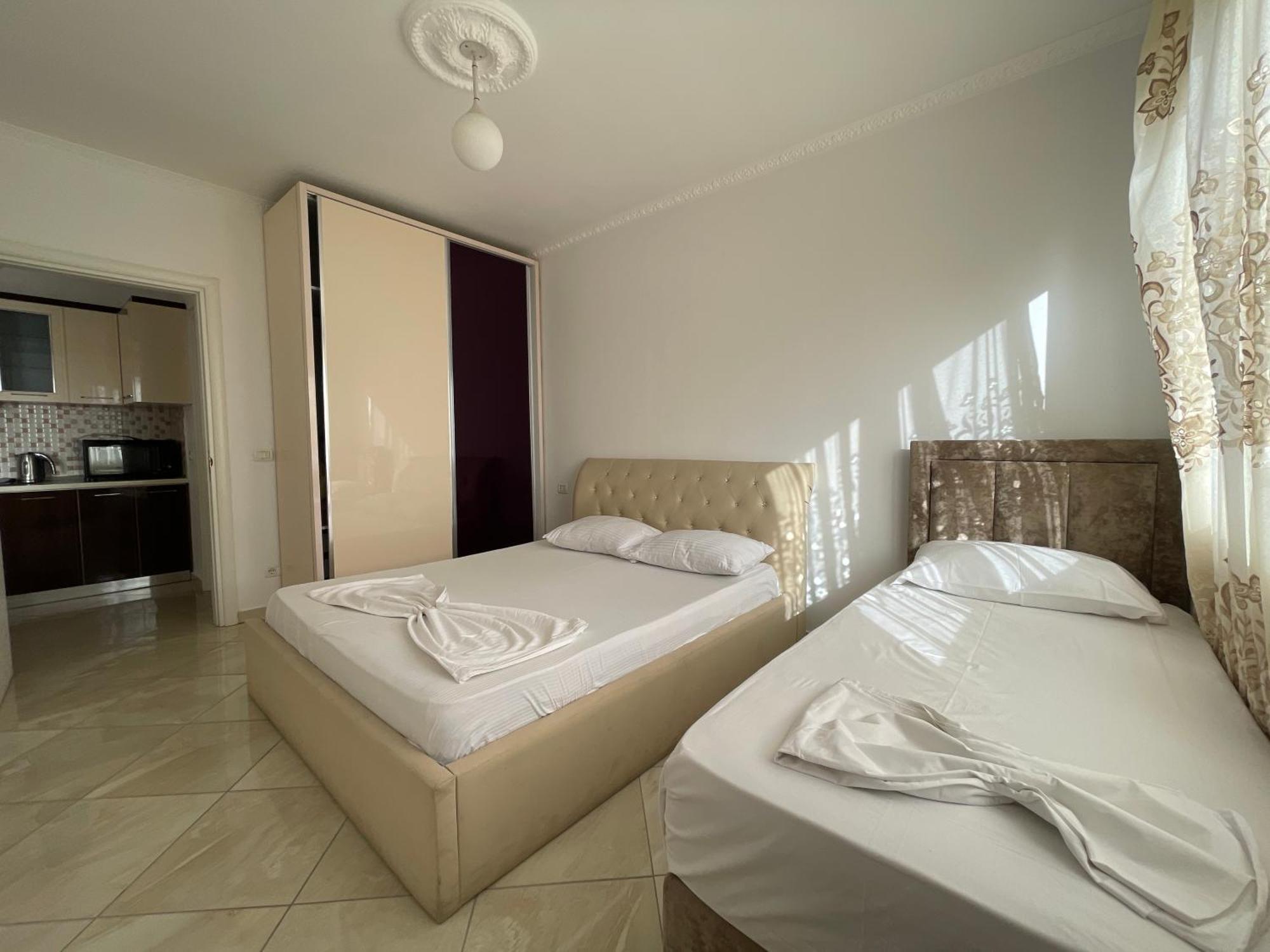Leo Apartament Durres Exterior photo
